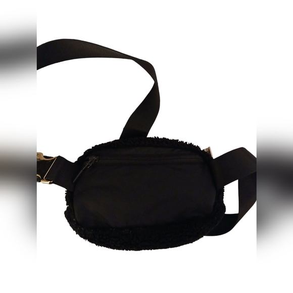 Lululemon Black Fleece Gold Festival Concert Crossbody Fanny Pack Bag Purse GUC - Picture 6 of 14